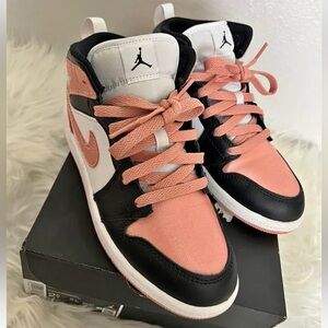 Shoes lightly used good condition nice